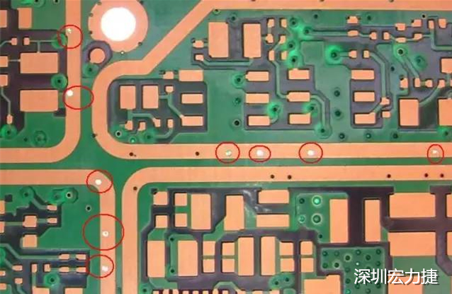 防止PCB過(guò)波峰焊時(shí)錫從導(dǎo)通孔貫穿元件面造成短路；特別是我們把過(guò)孔放在BGA焊盤(pán)上時(shí)，就必須先做塞孔，再鍍金處理，便于BGA的焊接。